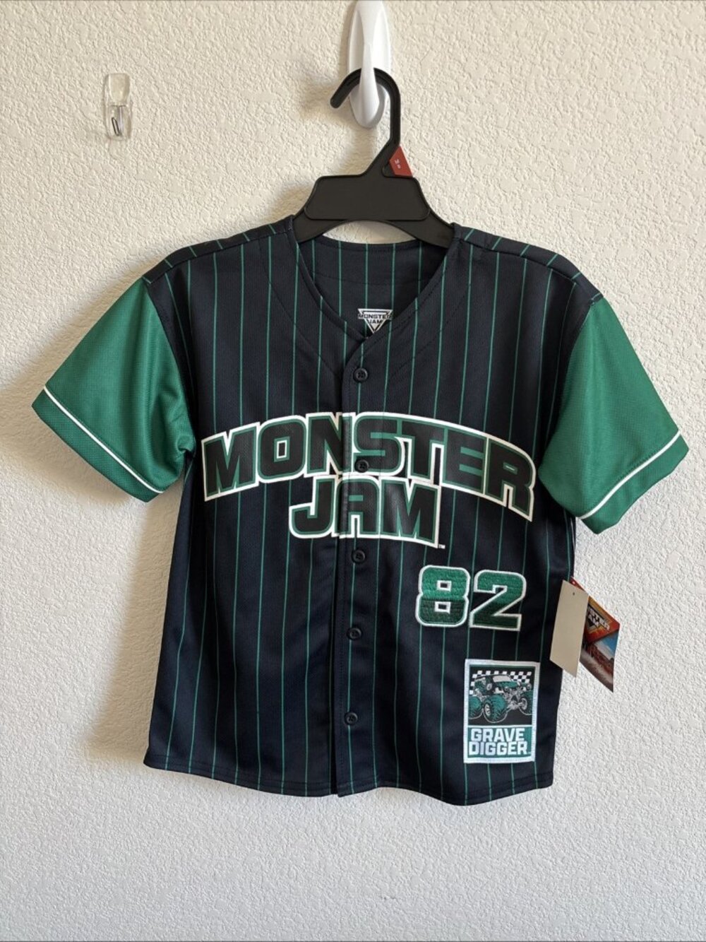Monster Jam Grave Digger Baseball Jersey Black Green PInstripe Kid Size M 8